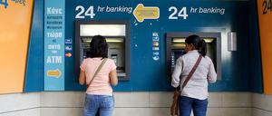Der von vielen Beobachtern befürchtete Sturm auf die zyprischen Banken ist ausgeblieben.