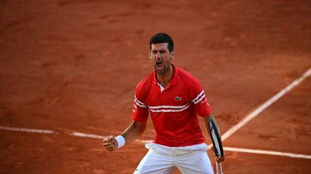 Novak Djokovic ist am Ende der fittere Spieler im Endspiel, obwohl er zwölf Jahre älter ist als sein Finalgegner Stefanos Tsitsipas.