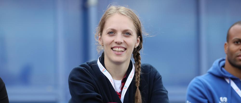 Kira Grünberg, 25, hält Österreichs Rekord im Stabhochsprung (4,45 Meter). Seit ihrem Trainingsunfall 2015 ist sie querschnittsgelähmt. Nun arbeitet sie als Politikerin.