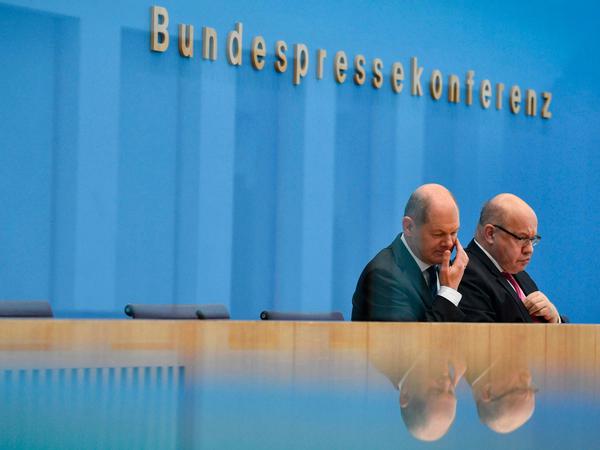 Die zwei mit der Bazooka: Olaf Scholz, Finanzminister (SPD, l.), und Peter Altmaier (Wirtschaftsminister, CDU)