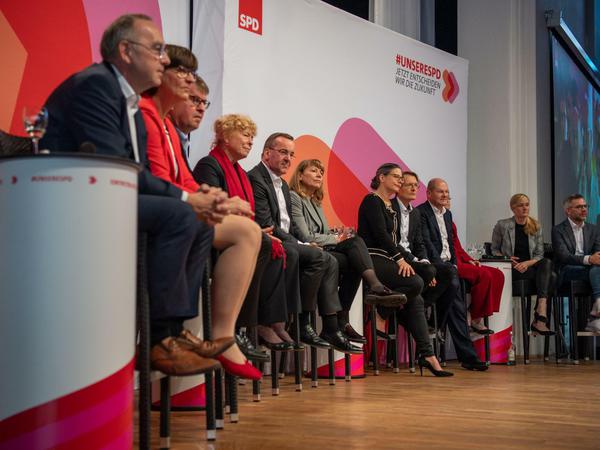 Sechs Paare konkurrieren um den SPD-Vorsitz.