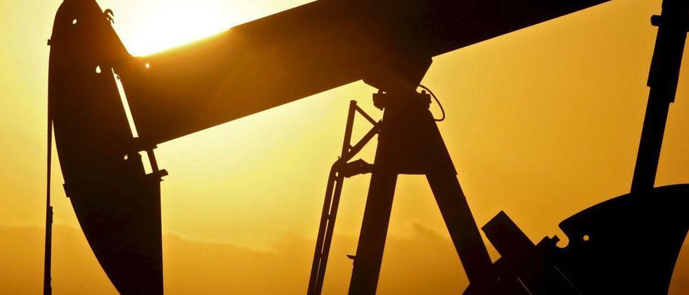Trotz gewaltiger Ölreserven könnten Förderanlagen bald stillstehen, will die Menschheit das Zwei-Grad-Ziel noch erreichen. 