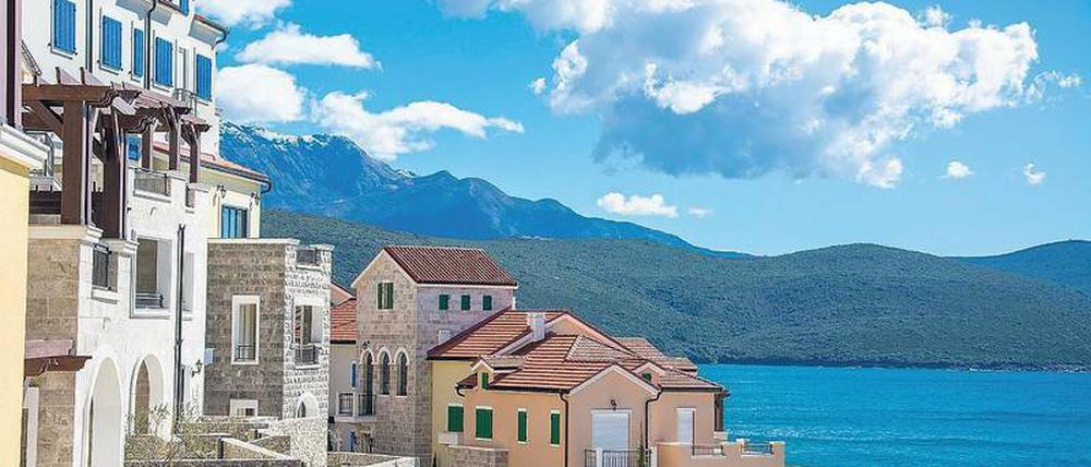 Luštica Bay. Exklusive Immobilienentwicklungen haben in Montenegro ihre eigenen Plätze gefunden.